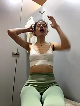 Snapshot of alana15 chatting on 11/02/25, 02:19 alana15 online show from 11/02/25, 02:19