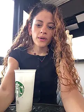 Snapshot of alana15 chatting on 11/03/25, 04:19 alana15 online show from 11/03/25, 04:19