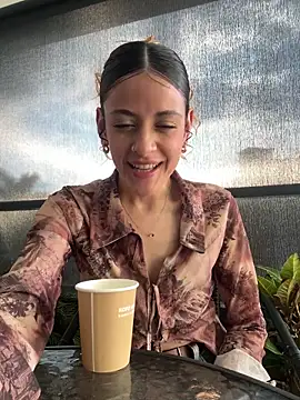 Snapshot of alana15 chatting on 11/05/25, 09:48 alana15 online show from 11/05/25, 09:48