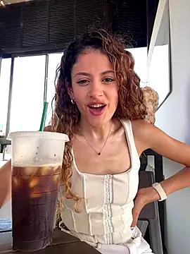 Snapshot of alana15 chatting on 11/07/25, 09:48 alana15 online show from 11/07/25, 09:48