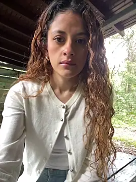 Snapshot of alana15 chatting on 11/15/25, 02:57 alana15 online show from 11/15/25, 02:57