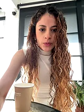 Snapshot of alana15 chatting on 11/22/25, 09:25 alana15 online show from 11/22/25, 09:25