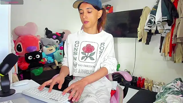 Snapshot of Lawrncesofiets chatting on 09/30/25, 04:45 Lawrncesofiets online show from 09/30/25, 04:45