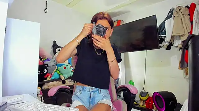 Snapshot of Lawrncesofiets chatting on 10/29/25, 07:37 Lawrncesofiets online show from 10/29/25, 07:37