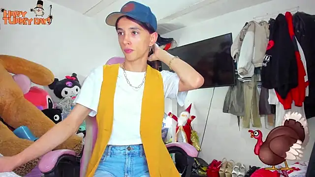 Snapshot of Lawrncesofiets chatting on 11/21/25, 03:00 Lawrncesofiets online show from 11/21/25, 03:00