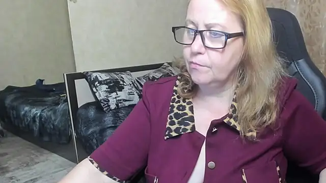 Snapshot of Frau_Marta chatting on 11/14/25, 10:51 Frau Marta online show from 11/14/25, 10:51