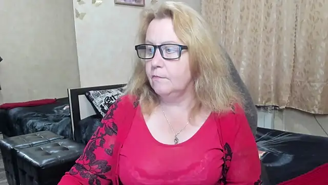 Snapshot of Frau_Marta chatting on 11/29/25, 11:57 Frau Marta online show from 11/29/25, 11:57