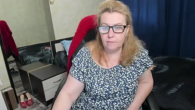 Frau Marta online show from 04/13/26, 12:21