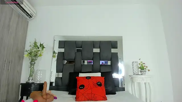 tanyyaa online show from 12/18/24, 12:18