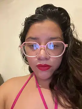 Snapshot of Vivi_Kvsh chatting on 04/04/26, 06:00 Vivi Kvsh online show from 04/04/26, 06:00
