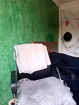 Snapshot of pinedasex777 chatting on 10/02/25, 04:14 pinedasex777 online show from 10/02/25, 04:14