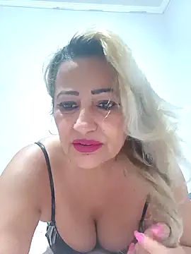 Snapshot of vivifernades chatting on 11/07/25, 10:04 vivifernades online show from 11/07/25, 10:04