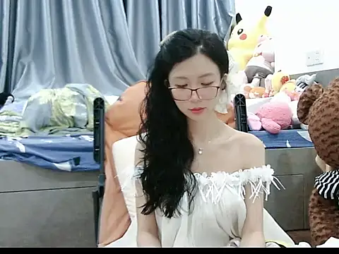 Snapshot of Cute_Ruby01 chatting on 09/23/25, 11:02 Cute Ruby01 online show from 09/23/25, 11:02