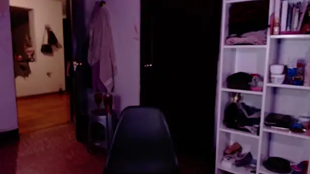 Snapshot of lil_daisy7 chatting on 12/10/24, 12:39 lil daisy7 online show from 12/10/24, 12:39