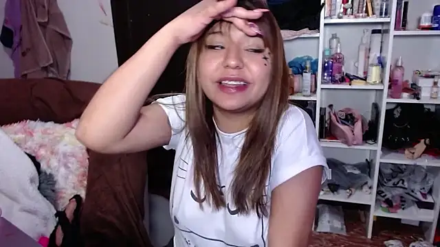 Snapshot of lil_daisy7 chatting on 02/01/25, 07:05 lil daisy7 online show from 02/01/25, 07:05