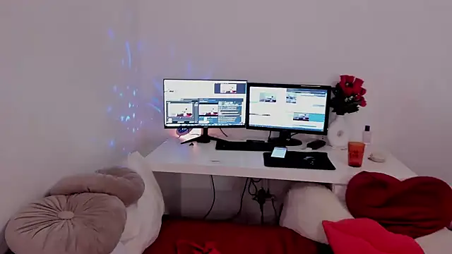 aryahunt1 online show from 09/15/25, 10:04