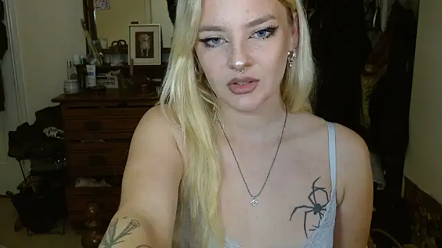 Snapshot of April_LoveUK chatting on 11/09/25, 09:57 April LoveUK online show from 11/09/25, 09:57