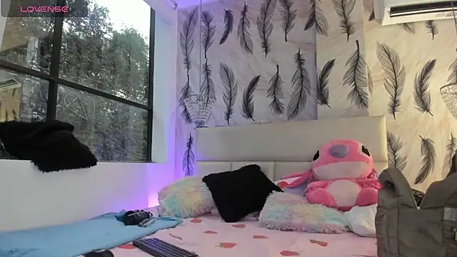 Snapshot of Vivi_prinncess chatting on 11/05/25, 10:21 Vivi prinncess online show from 11/05/25, 10:21