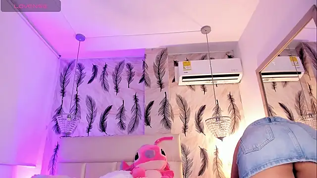 Snapshot of Vivi_prinncess chatting on 11/14/25, 10:51 Vivi prinncess online show from 11/14/25, 10:51