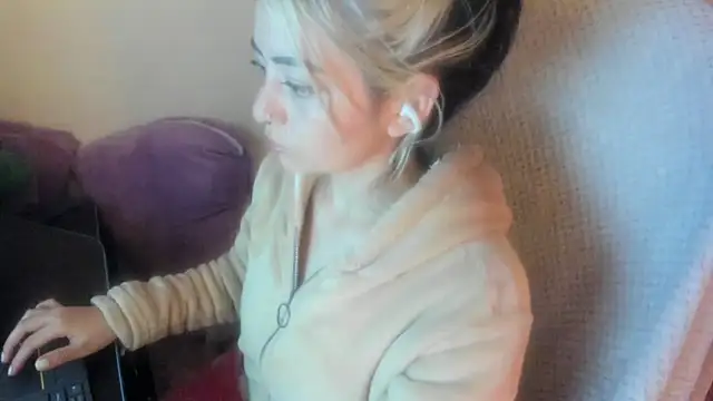 Sammysammy  online show from 06/19/26, 11:14