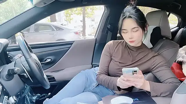 Snapshot of orla2021 chatting on 12/24/24, 04:33 orla2021 online show from 12/24/24, 04:33