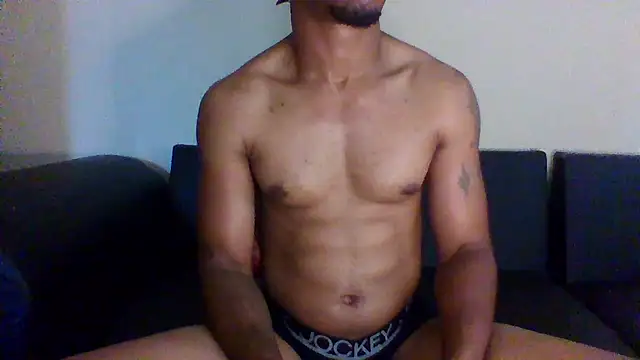 Snapshot of SoulLov333 chatting on 01/08/25, 06:20 SoulLov333 online show from 01/08/25, 06:20