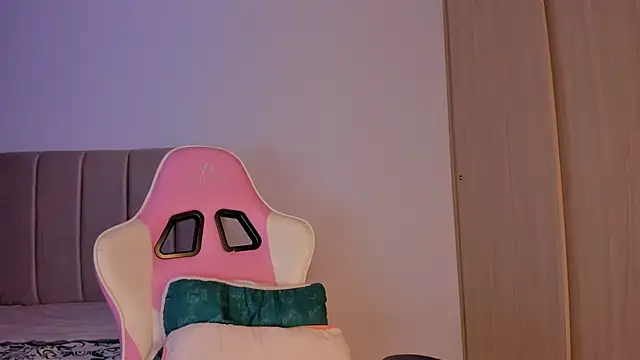 Snapshot of isa_bunny chatting on 09/24/25, 02:59 isa bunny online show from 09/24/25, 02:59