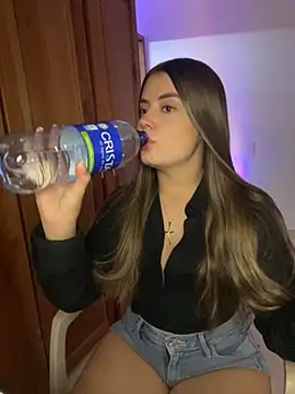 Miss valeriaa online show from 10/16/25, 02:40