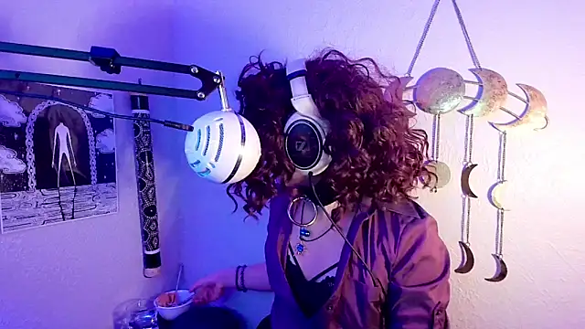 Snapshot of Azazelgains chatting on 03/15/25, 05:19 Azazelgains online show from 03/15/25, 05:19