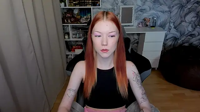 Snapshot of litl_Mia chatting on 10/13/25, 03:23 litl Mia online show from 10/13/25, 03:23