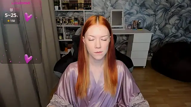 Snapshot of litl_Mia chatting on 11/10/25, 04:28 litl Mia online show from 11/10/25, 04:28