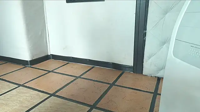 Snapshot of Bellapazzia chatting on 12/19/24, 01:51 Bellapazzia online show from 12/19/24, 01:51