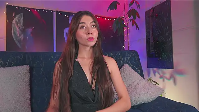 Snapshot of Bellapazzia chatting on 12/24/24, 05:13 Bellapazzia online show from 12/24/24, 05:13