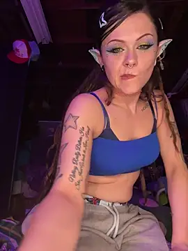 BlaizeyBBy online show from 11/27/25, 01:51