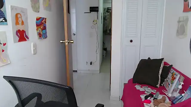 Snapshot of soynanabela28 chatting on 11/06/25, 05:14 soynanabela28 online show from 11/06/25, 05:14