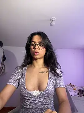 xlovelygirlx online show from 03/18/25, 09:32
