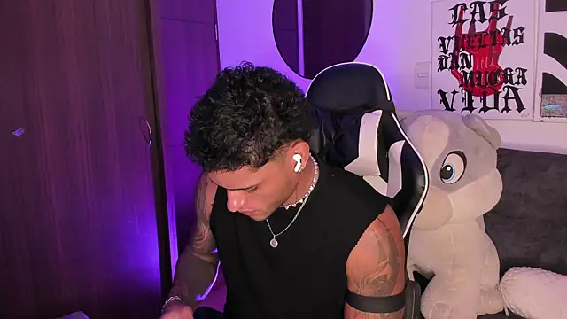 Alessandro Vanni online show from 07/28/26, 02:40