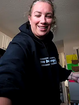 Canadian BBW online show from 10/08/25, 07:00