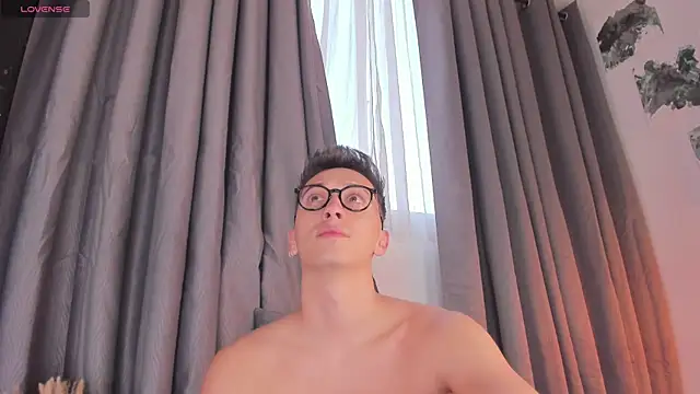 Thiago jones online show from 11/11/25, 09:48