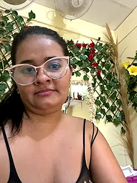 Snapshot of maymercy chatting on 09/26/25, 12:25 maymercy online show from 09/26/25, 12:25