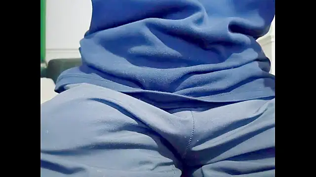 hairyuncut00 online show from 10/09/25, 07:34