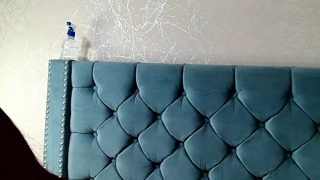 Imannejulienne online show from 11/06/25, 01:17