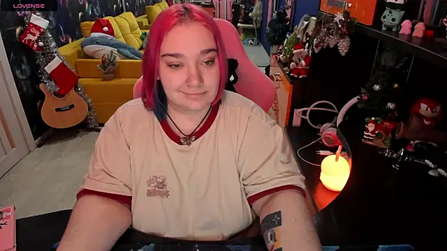 Softie Sofy online show from 12/25/24, 05:37