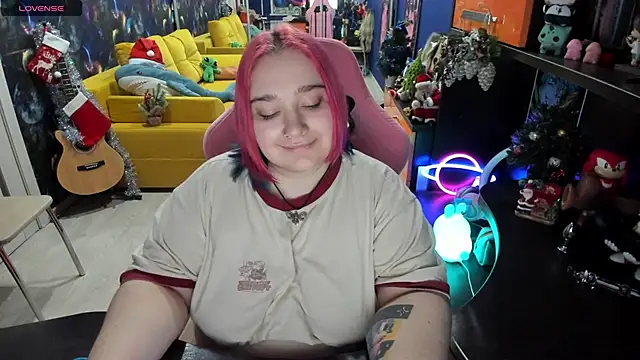 Softie Sofy online show from 12/25/24, 08:40