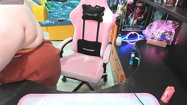 Softie Sofy online show from 10/16/25, 03:29