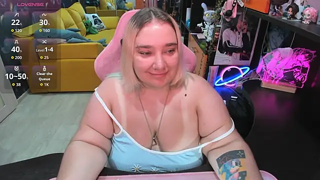 Softie Sofy online show from 07/21/26, 01:52