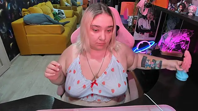 Softie Sofy online show from 07/25/26, 02:09