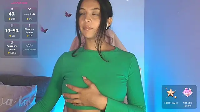 Snapshot of lilassoul8_ chatting on 10/14/25, 04:35 lilassoul8 online show from 10/14/25, 04:35