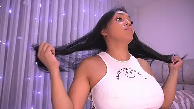 Snapshot of rousse_coup chatting on 11/15/25, 07:21 rousse coup online show from 11/15/25, 07:21