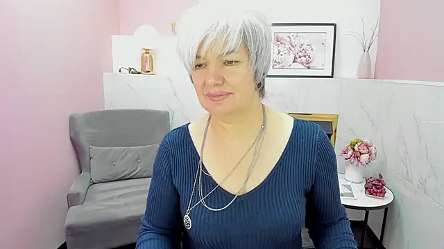 Snapshot of CarmenSoft chatting on 12/11/24, 08:39 CarmenSoft online show from 12/11/24, 08:39